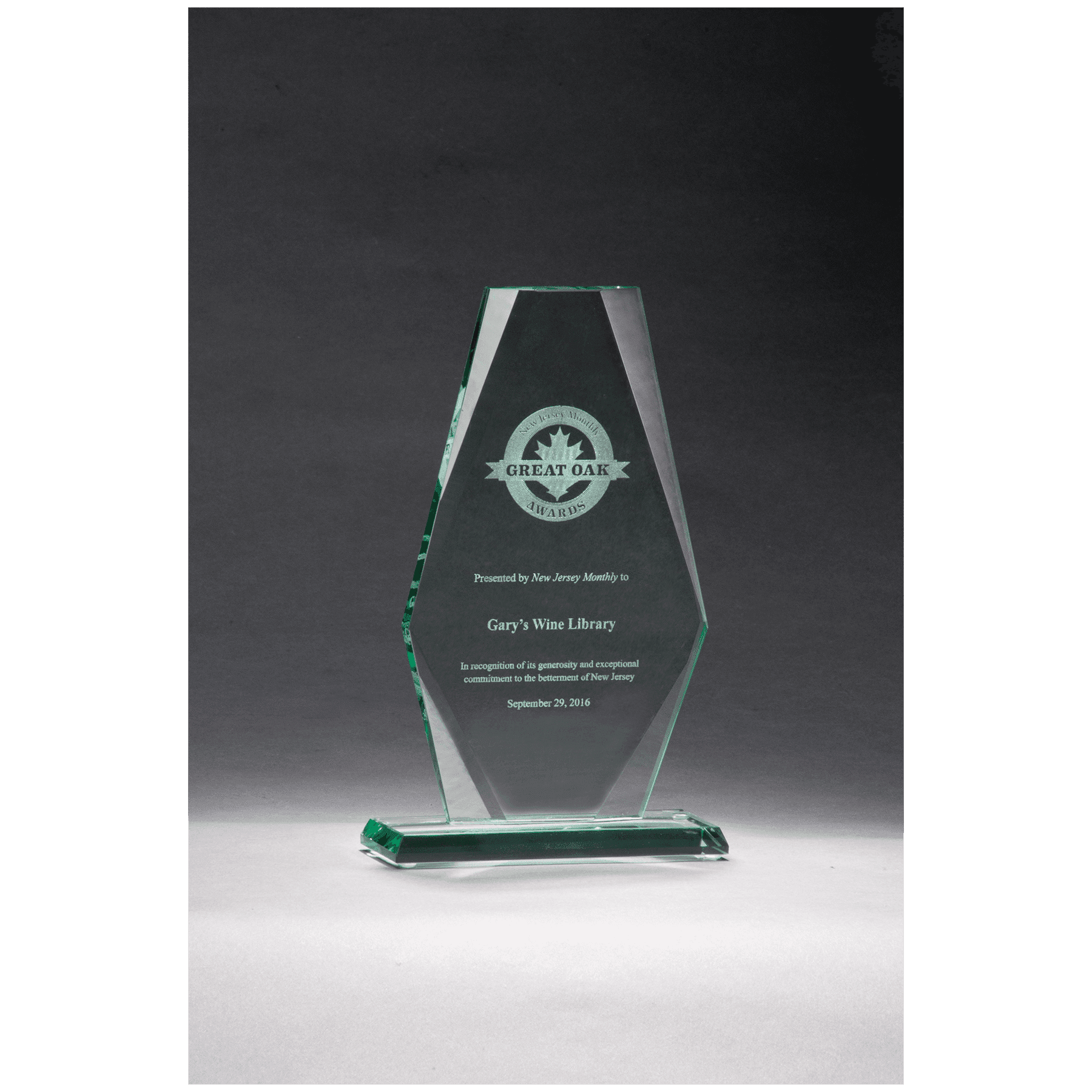 G2749 - 5 1/2" x 9" Premium Series Jade Glass Award
